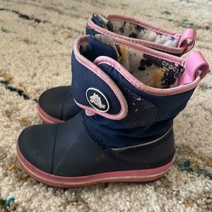 Croc navy winter boot size 10 toddler